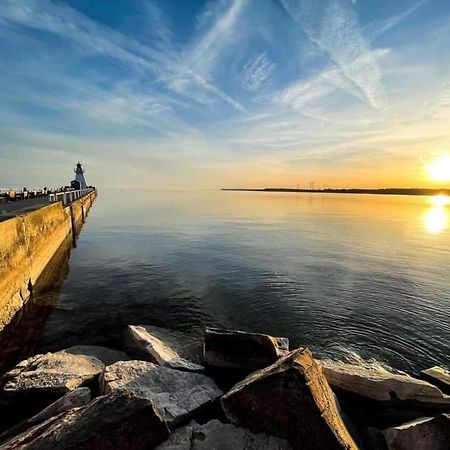 Luxe Lodges On Lake Erie Port Dover Esterno foto