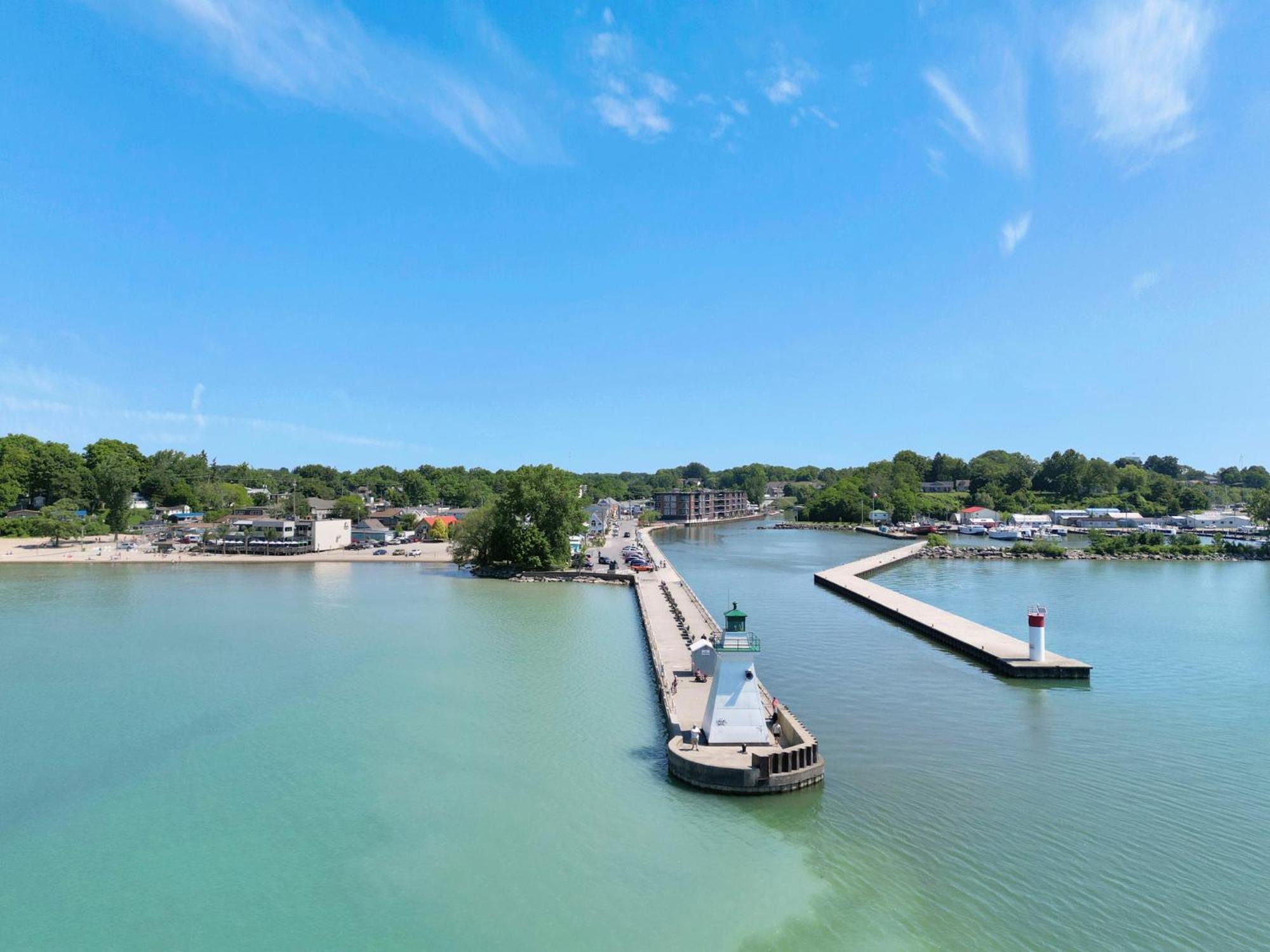 Luxe Lodges On Lake Erie Port Dover Esterno foto